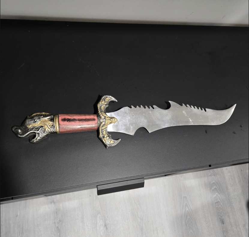 Fantasy Knife with Dragon Head Pommel